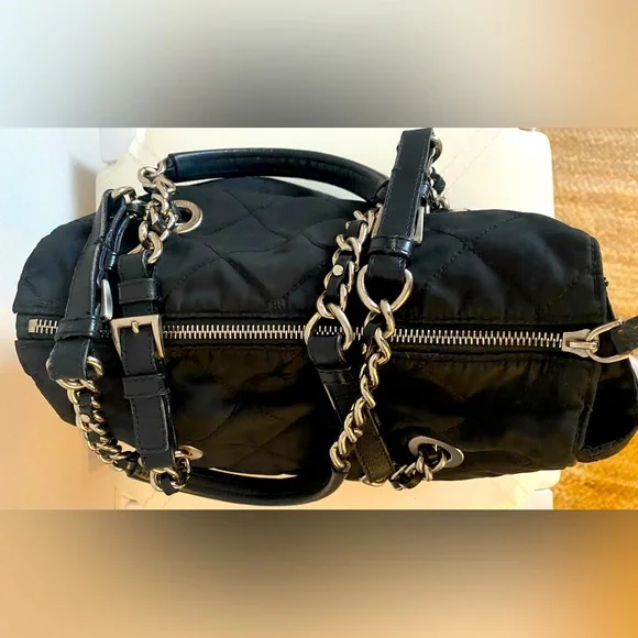 VINTAGE PRADA QUILTED NYLON CHAIN ACCENT SHOULD BAG - Picture 4 of 11